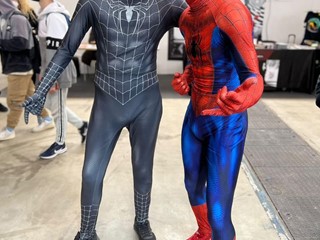 Cosplay spiderman duo